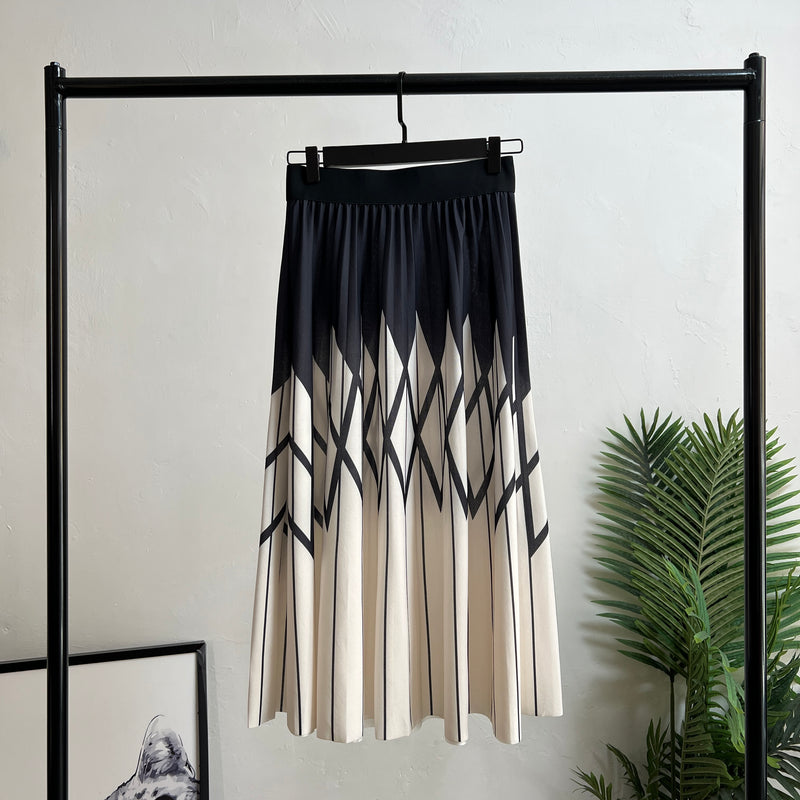 240236 - Pleated Skirt