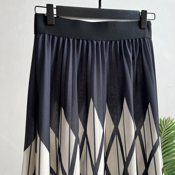 240236 - Pleated Skirt