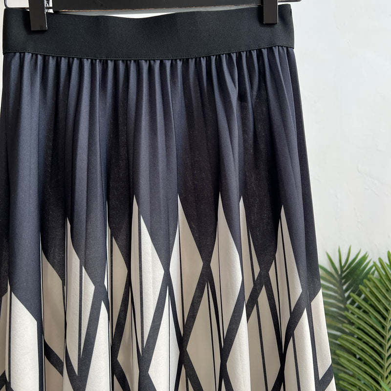 240236 - Pleated Skirt