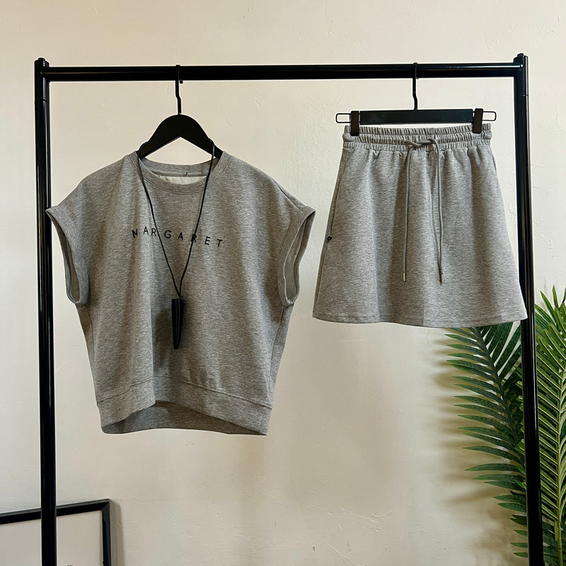 250235 - Top + Skirt