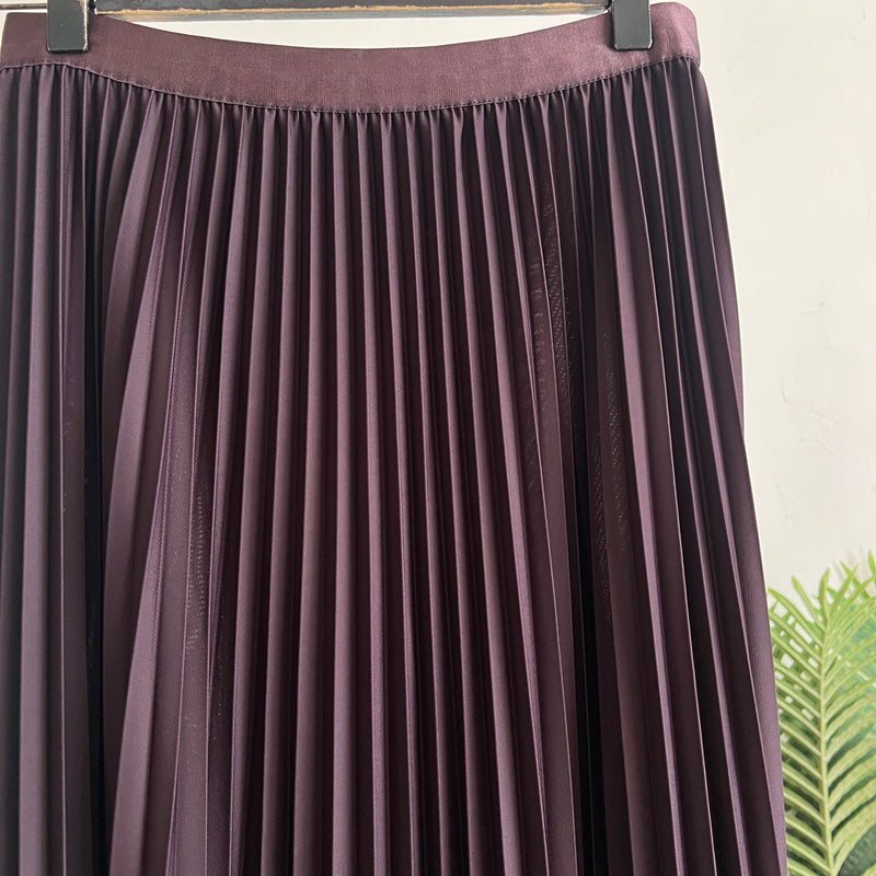 251157 - Pleated Skirt