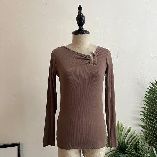 241280 -Peal Clip Top