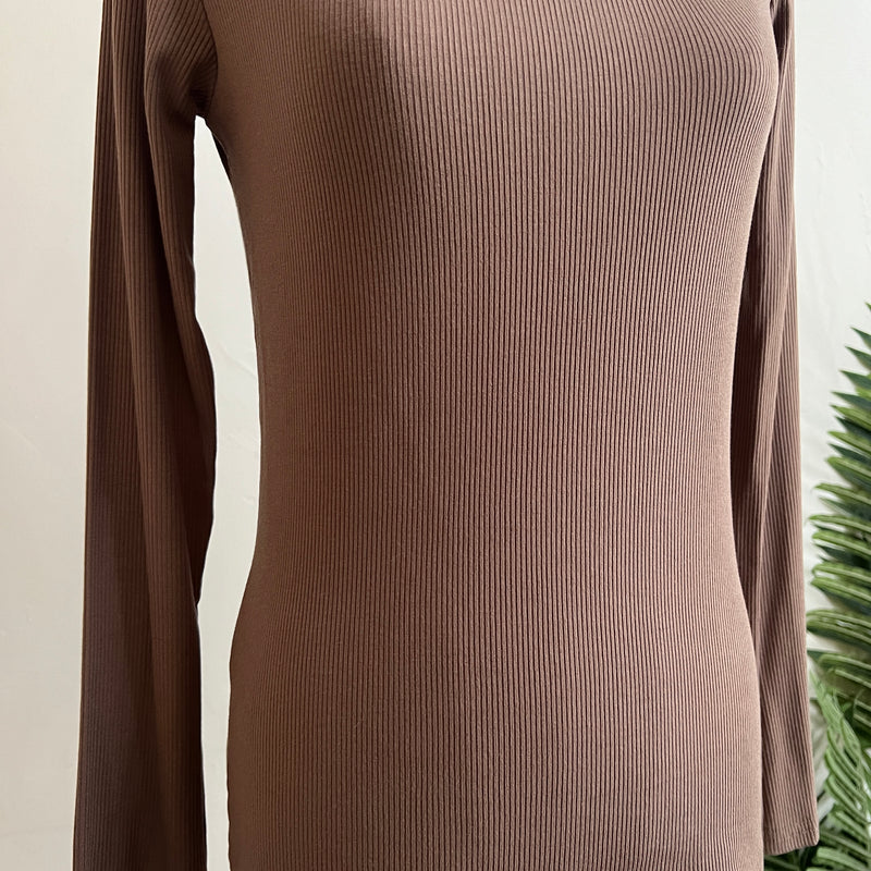 241280 -Peal Clip Top
