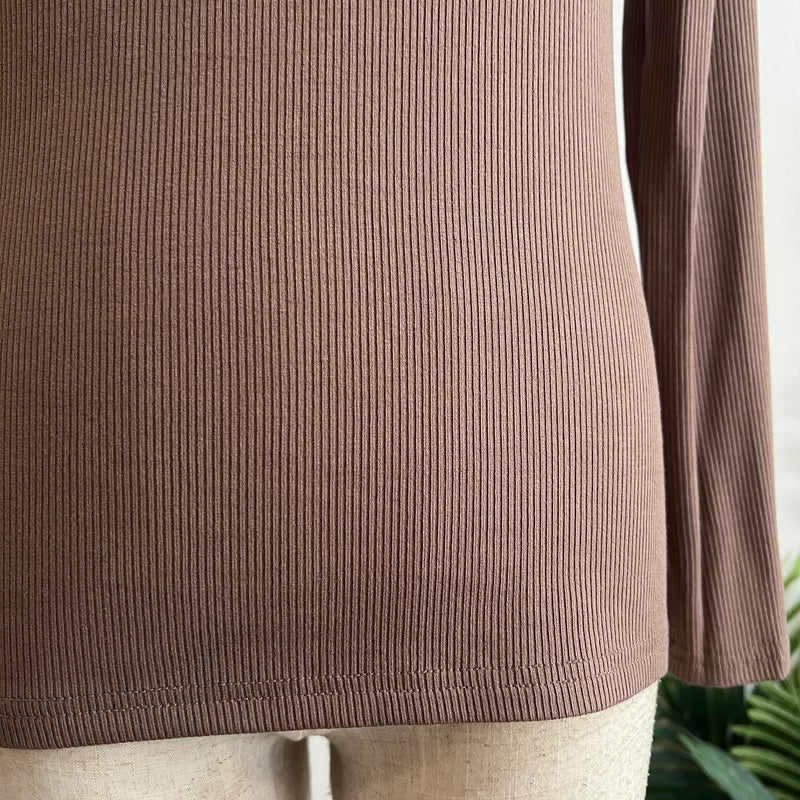 241280 -Peal Clip Top
