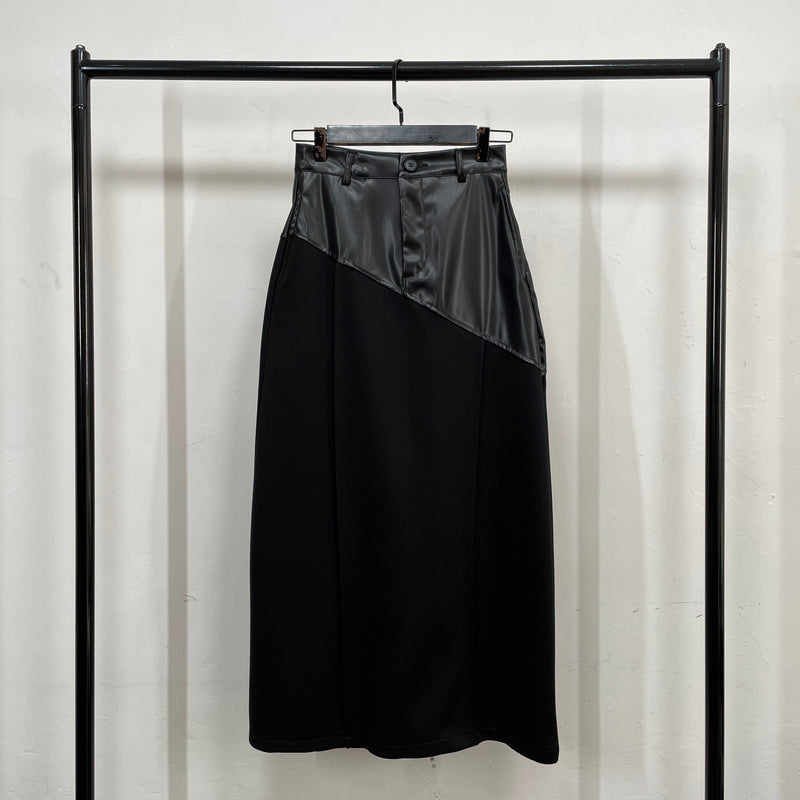 231323 - Slim Cut Skirt