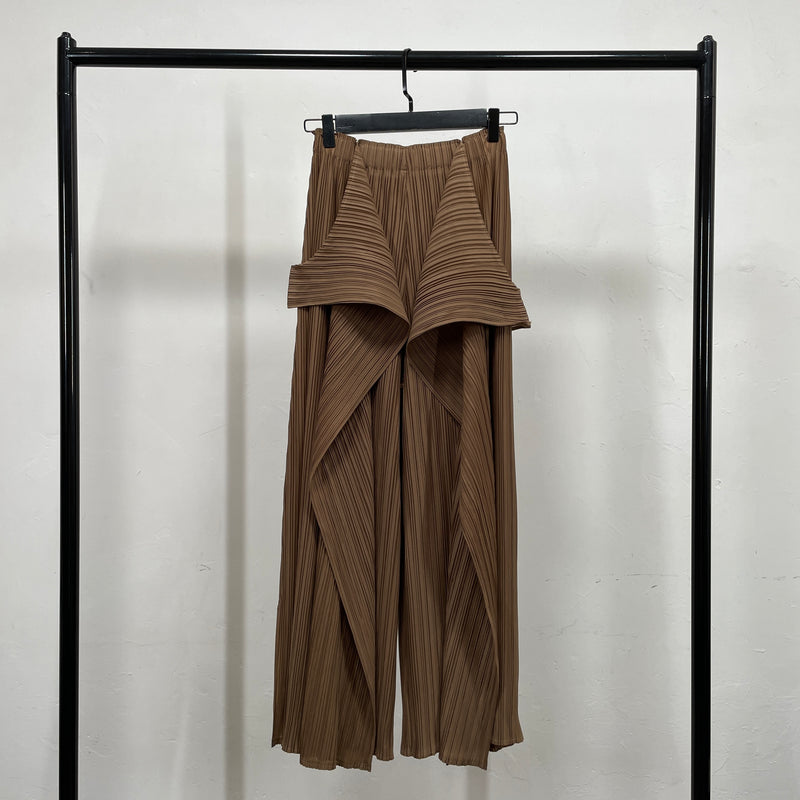 240039 - Pleated Pant