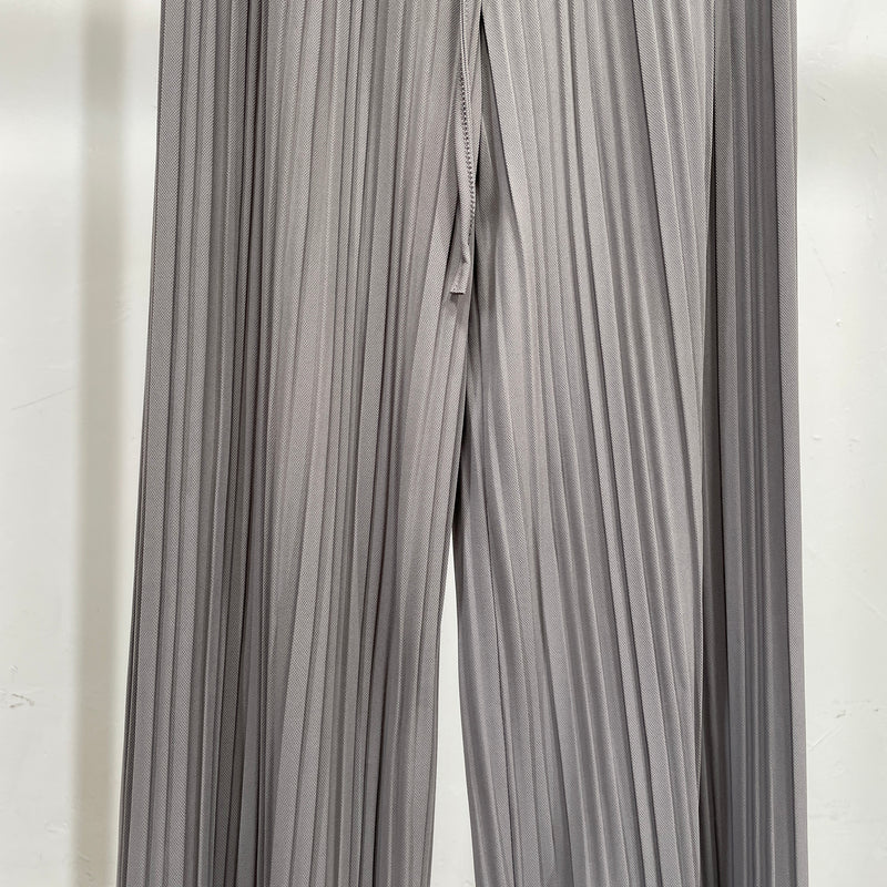 240056 - Pleated Pant