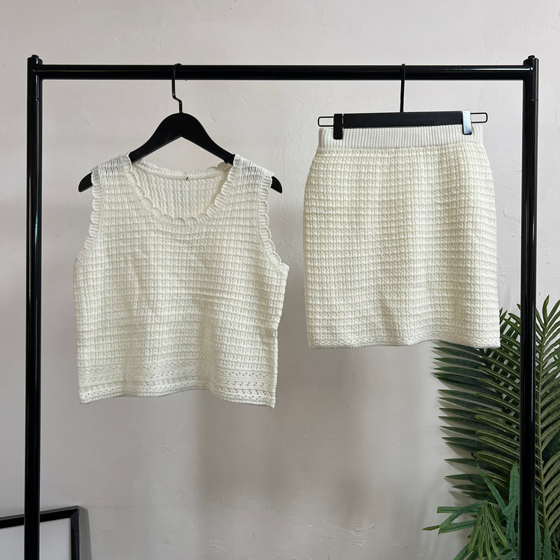250586 - Top + Skirt