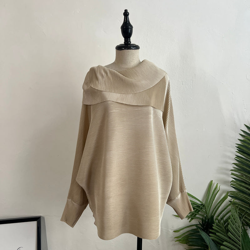 241400 - Pleated Top
