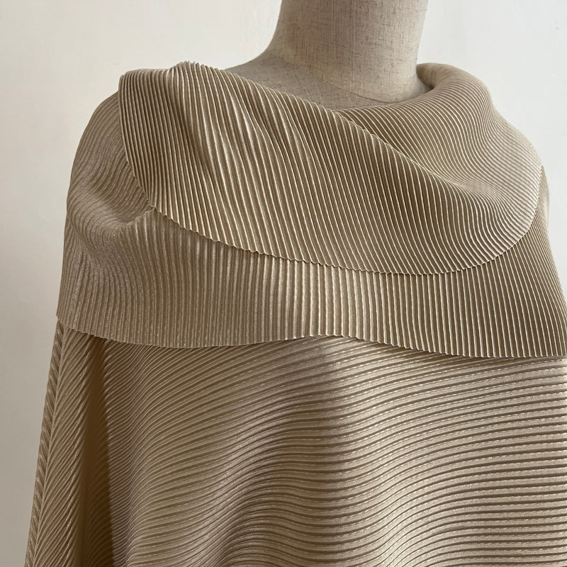 241400 - Pleated Top