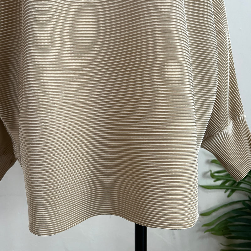 241400 - Pleated Top