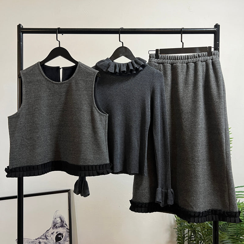 251445 - Three Piece Set