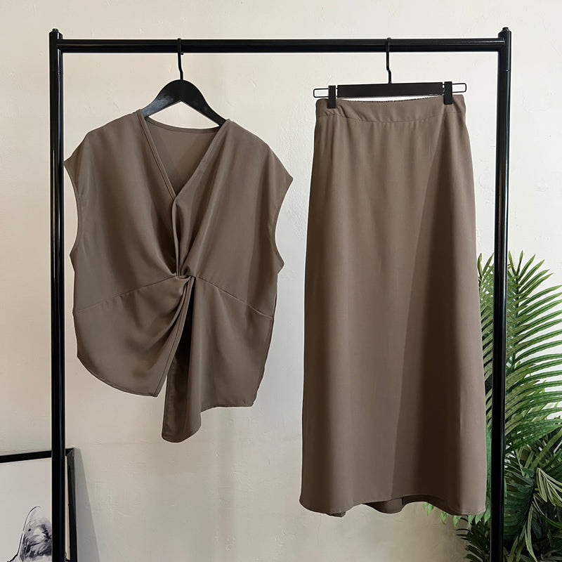 250653 - Top + Skirt