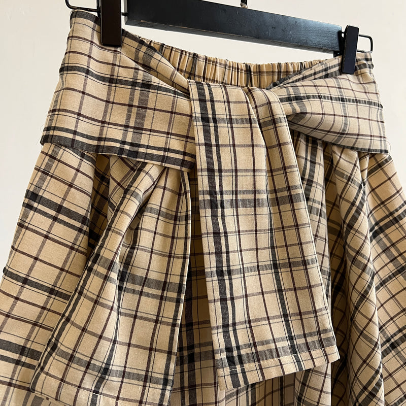 250118 - Short Skirt