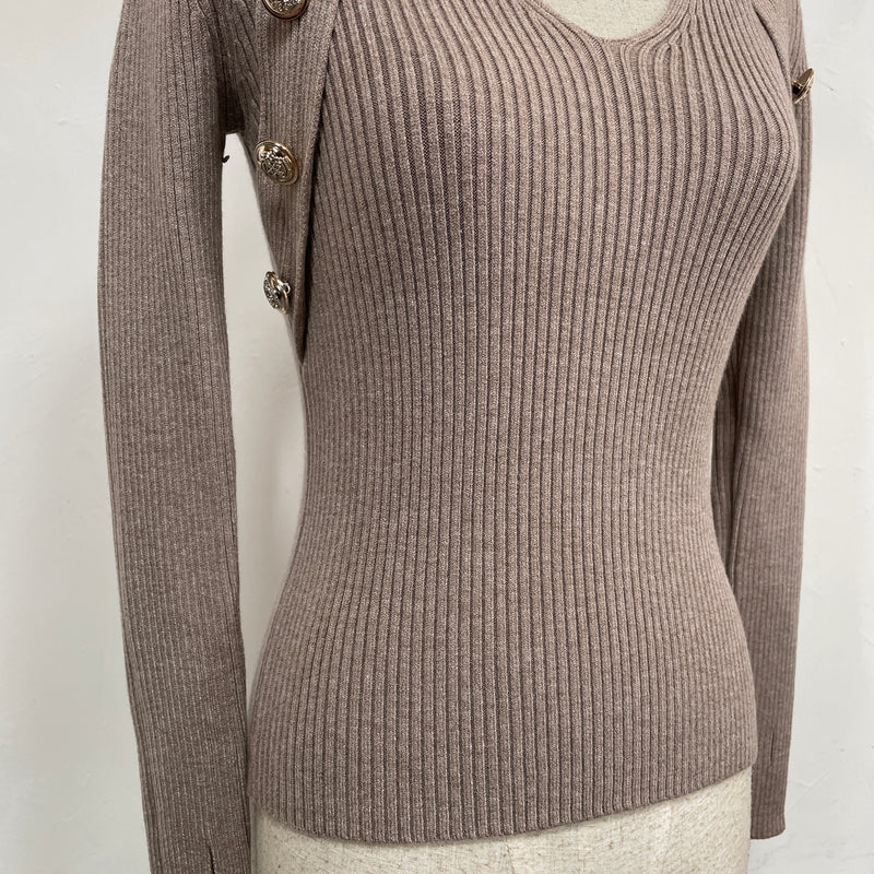 230941 - Design Shoulder Knitting Top
