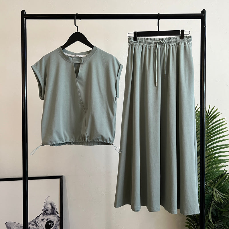 250694 - Top + Skirt