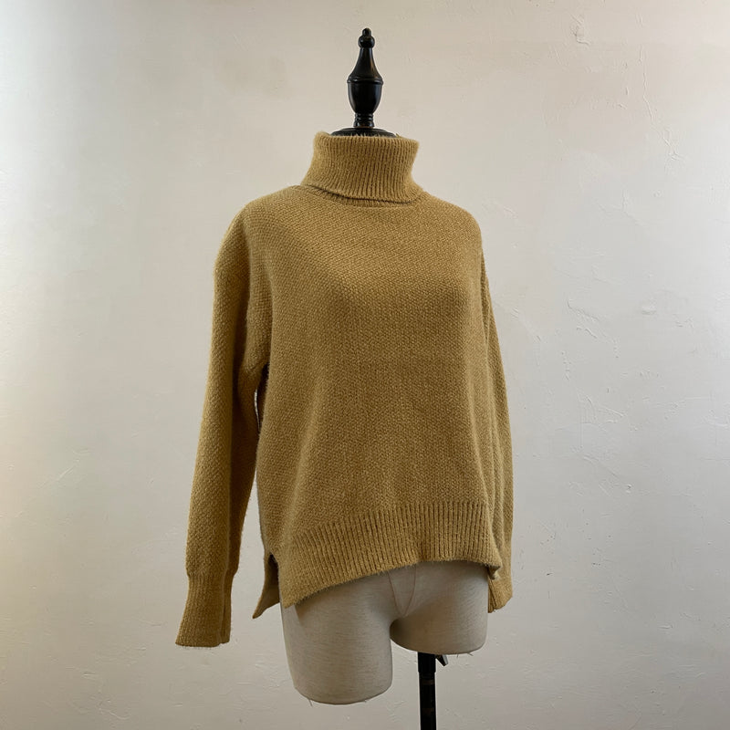 211738 - Woollen Top