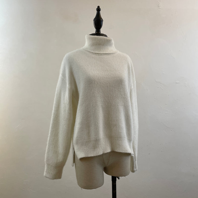 211738 - Woollen Top