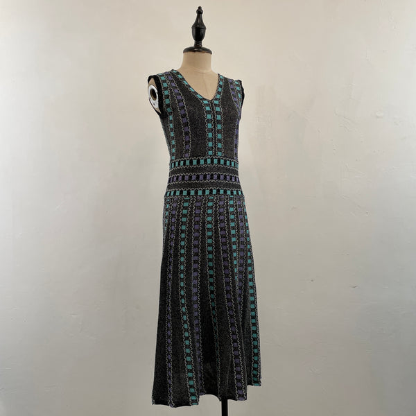 220237 - V-Neck Dress