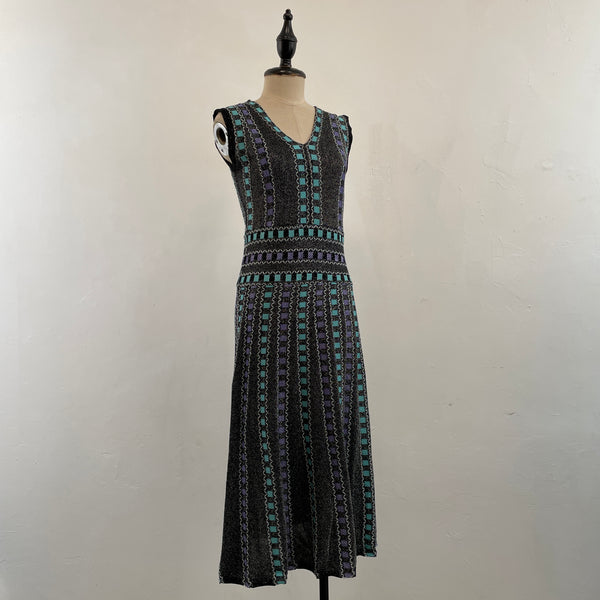 220237 - V-Neck Sparkling Cotton Dress