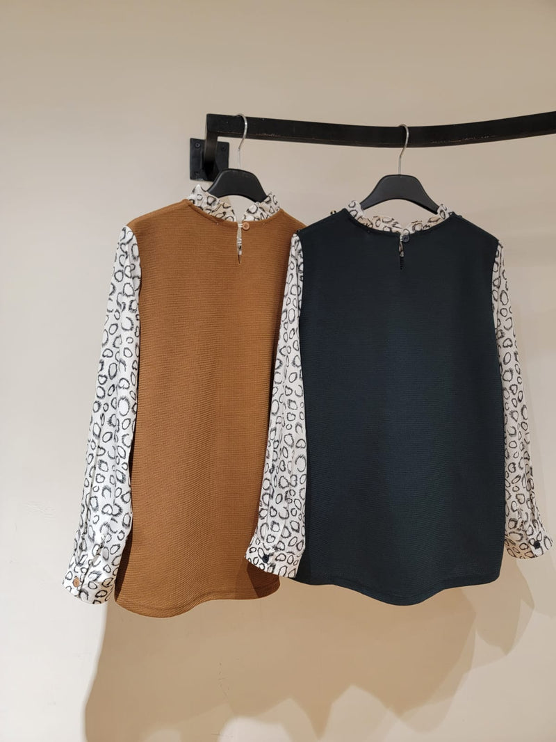 221689 - Chiffon Sleeve Top (10% Off)